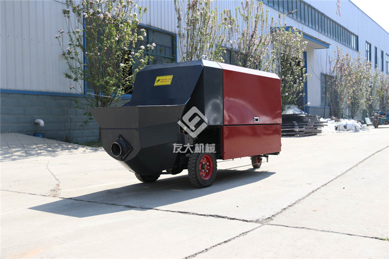 為什么小型混凝土澆筑泵大大降低了施工危險(xiǎn)性